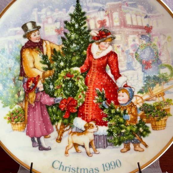 Vintage Avon 1990 “Bringing Christmas Home” Plate – 22K Gold Trim, EUC - Picture 2 of 4